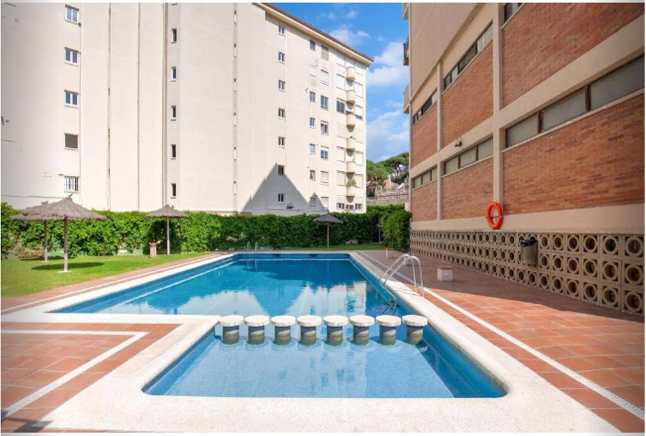 One Bedroom Flat In Fenals Lloret De Mar For 4 People Екстер'єр фото