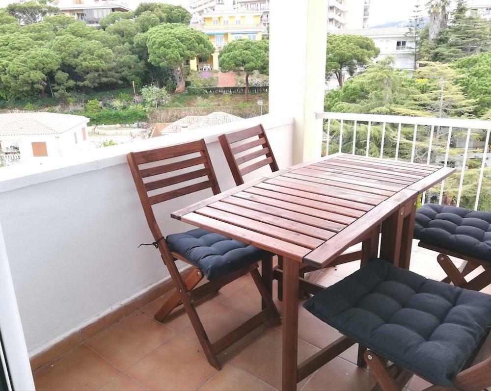 One Bedroom Flat In Fenals Lloret De Mar For 4 People Екстер'єр фото